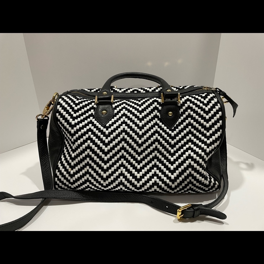 LUCIANA VERDE Hand Bag